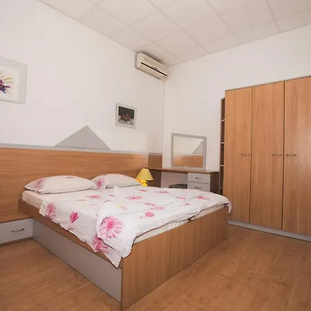 Apartmani Nada & Darko, Kampor, Rab, Hrvatska Exterior photo